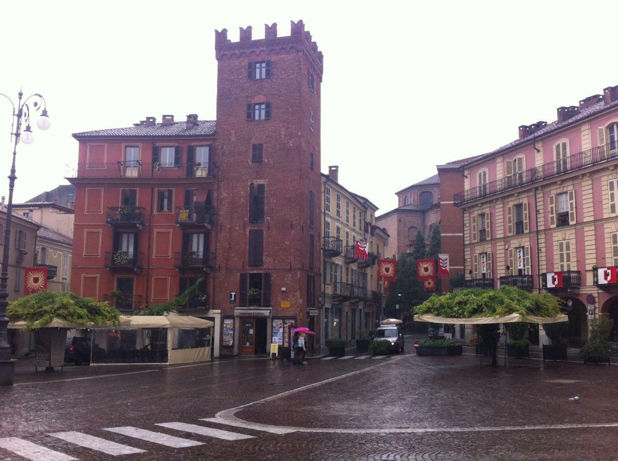 Appartamento In Centro Storico Asti Exterior foto